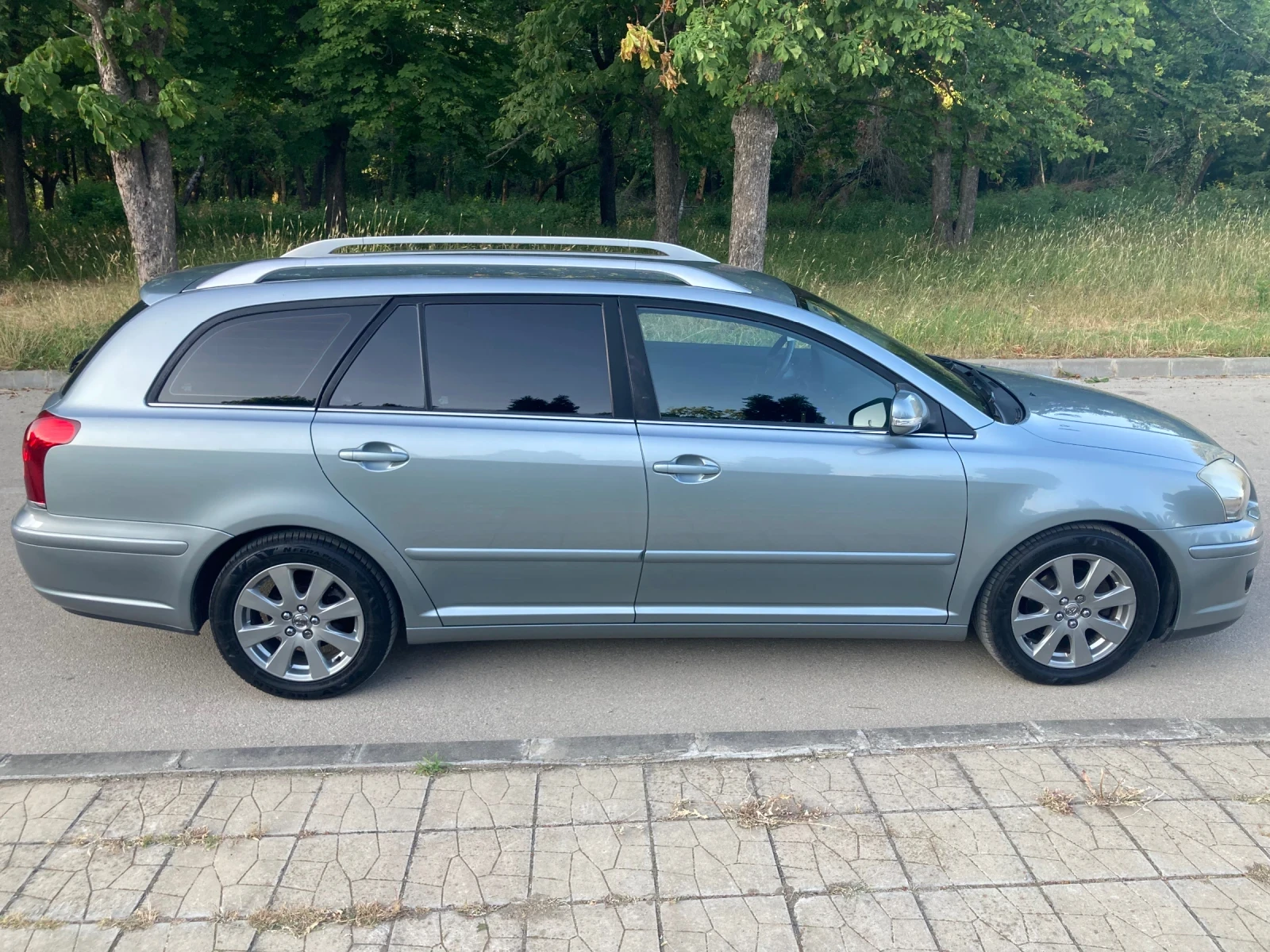 Toyota Avensis  - изображение 3