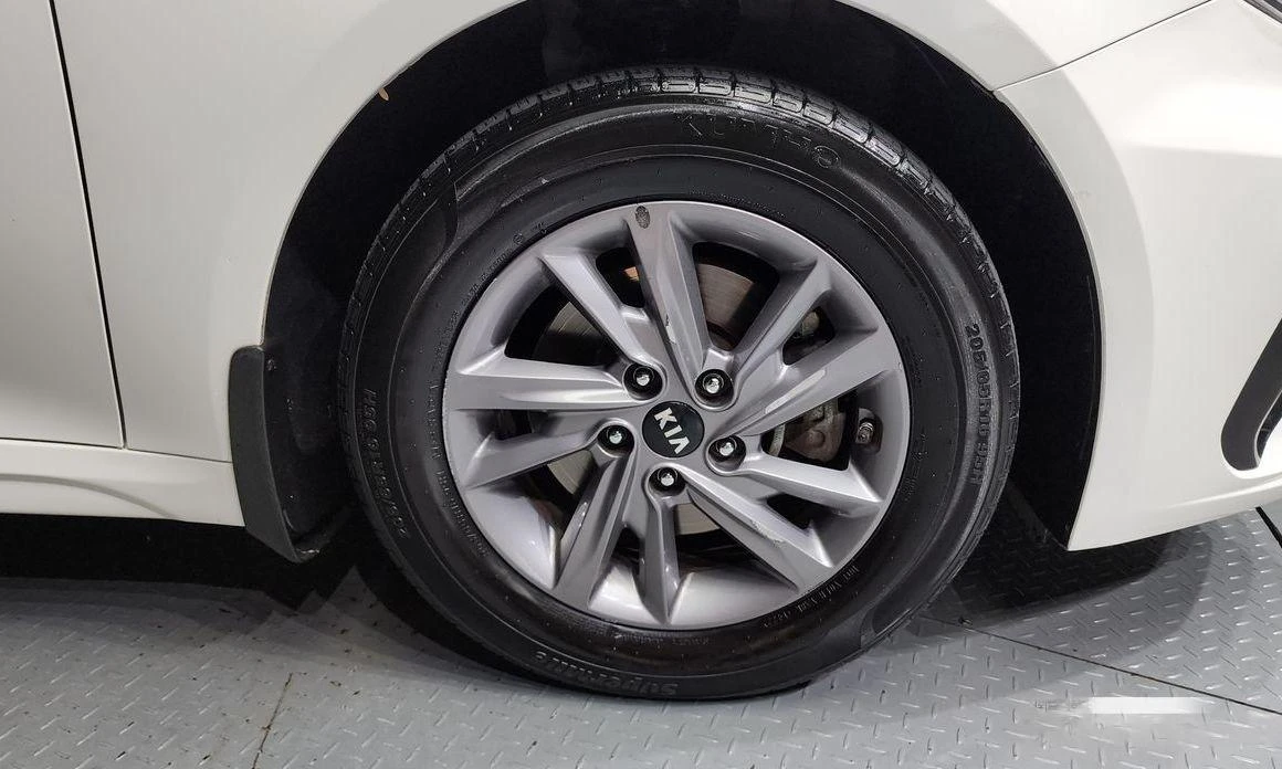 Kia K5  - изображение 5