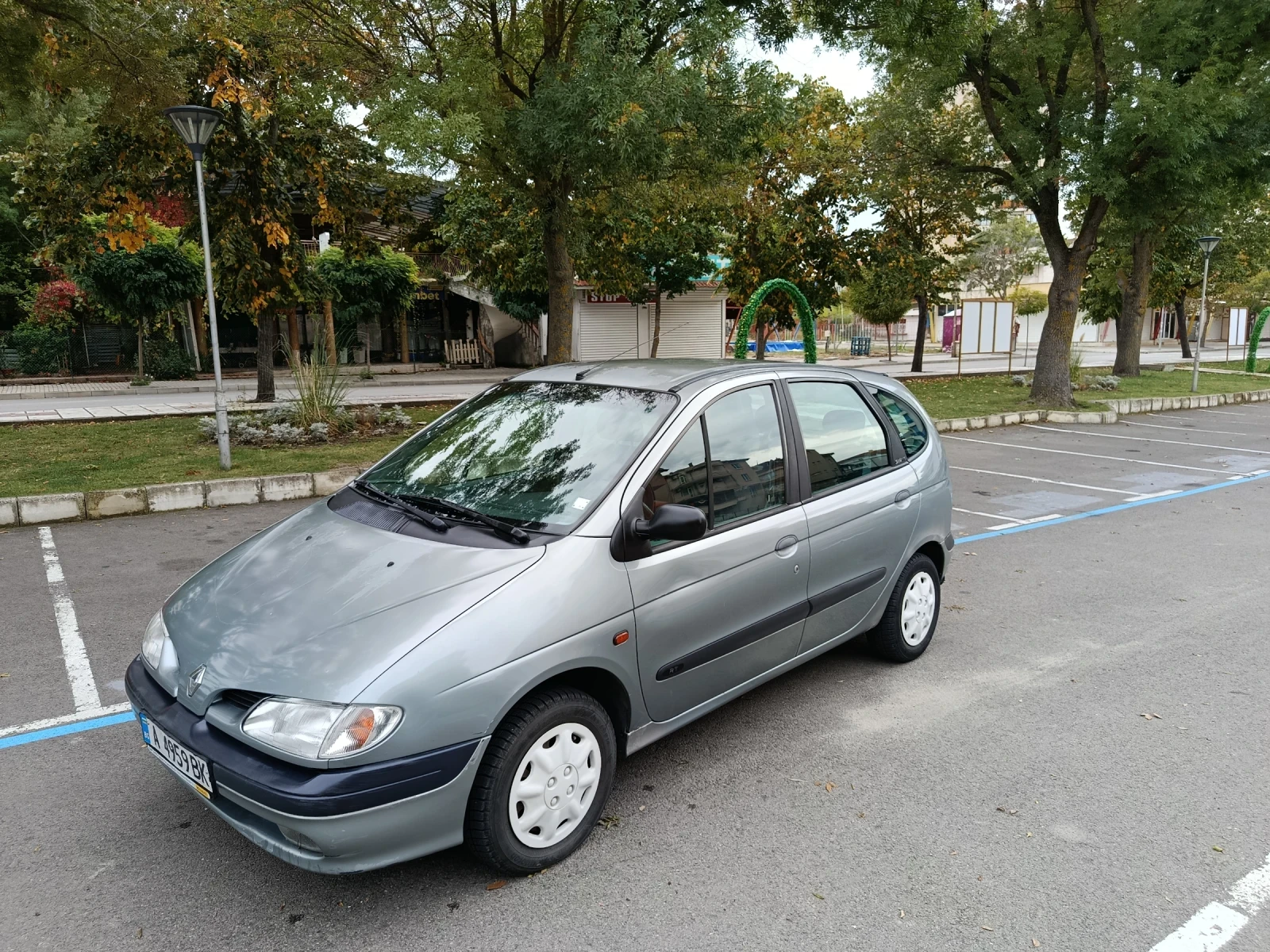 Renault Megane Scenic 1.6e ГАЗ - изображение 10