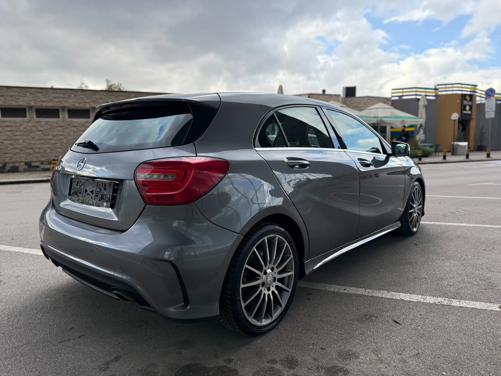 Mercedes-Benz A 250 6 МЕСЕЦА ГАРАНЦИЯ/AMG Пакет/Всички Екстри - изображение 4