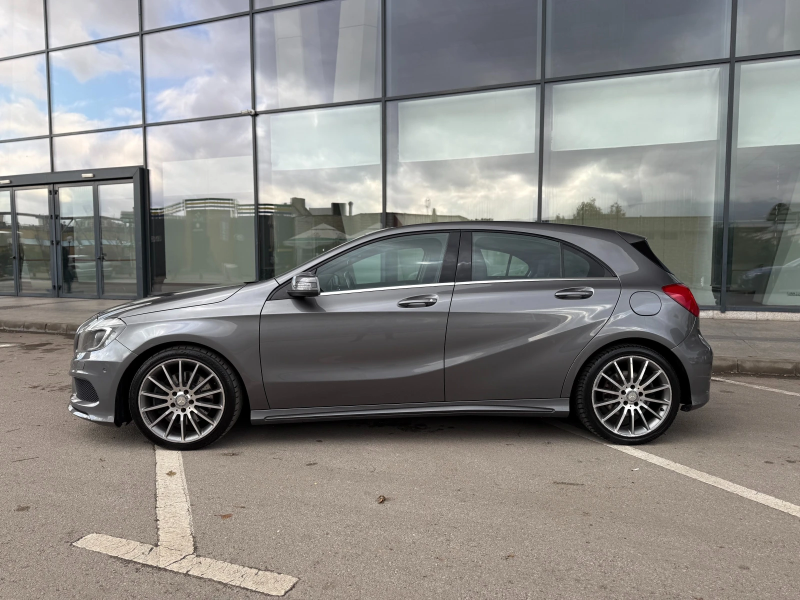 Mercedes-Benz A 250 6 МЕСЕЦА ГАРАНЦИЯ/AMG Пакет/Всички Екстри - изображение 2