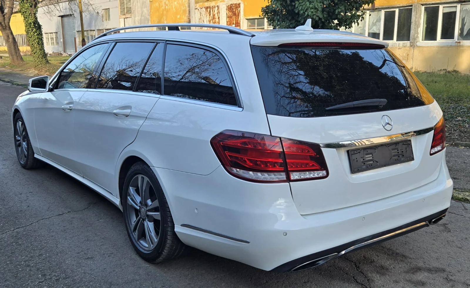 Mercedes-Benz E 220  - изображение 2