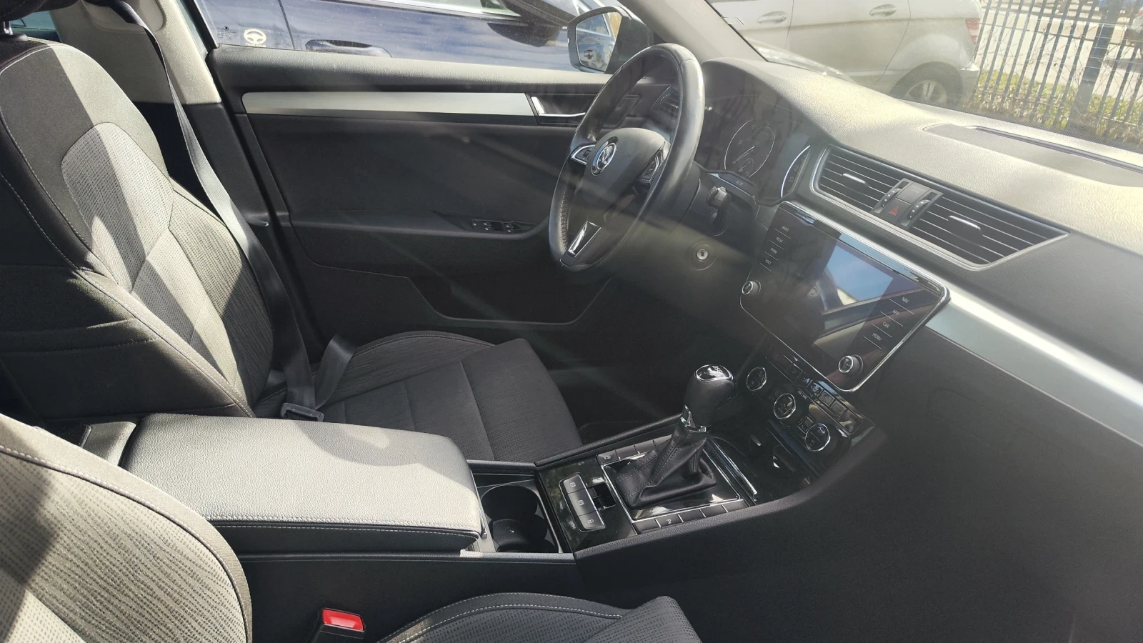 Skoda Superb КАТО НОВ - изображение 7