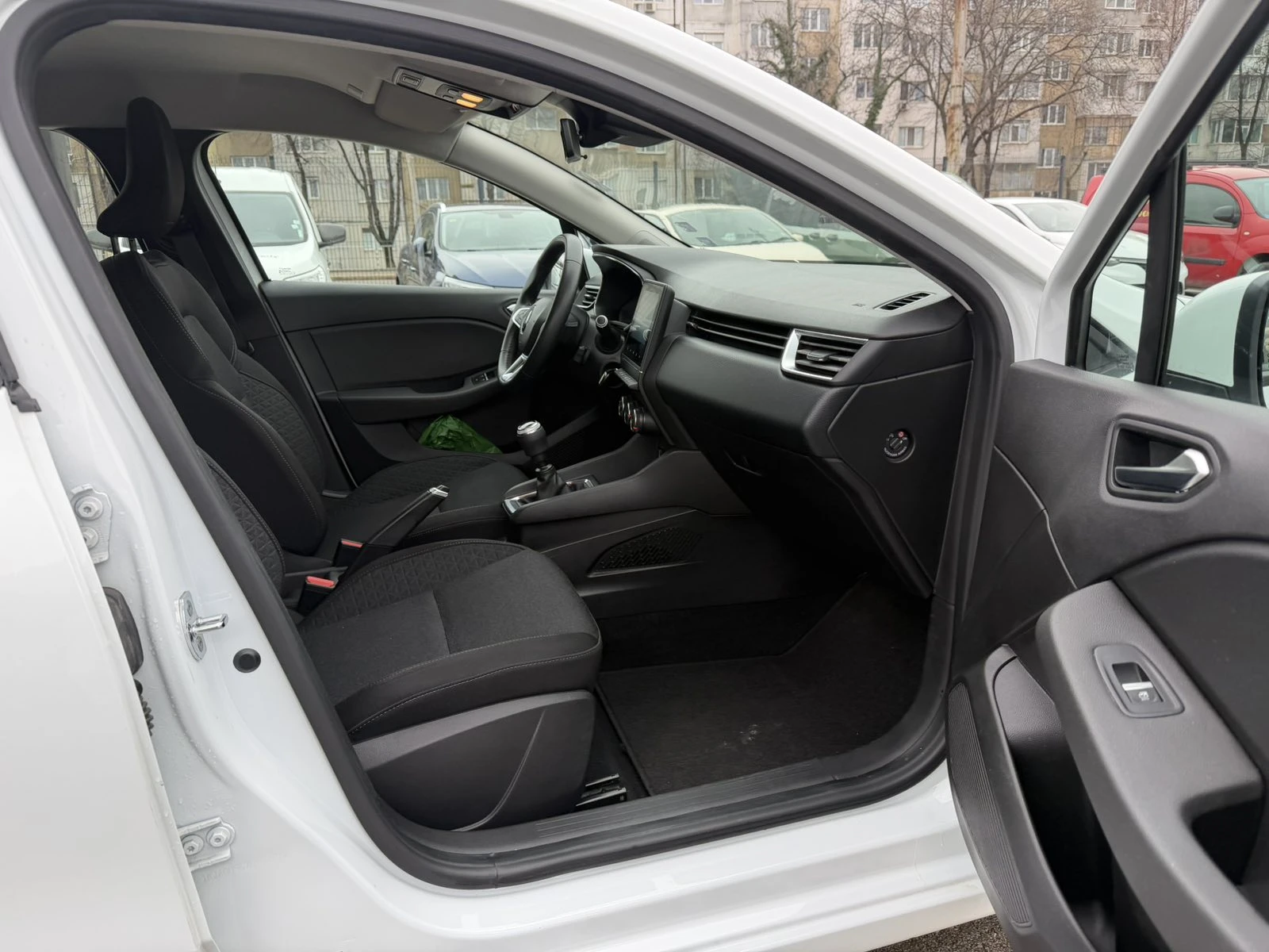 Renault Clio 1.0TCe LPG , снимка 11 - Автомобили и джипове - 53497440