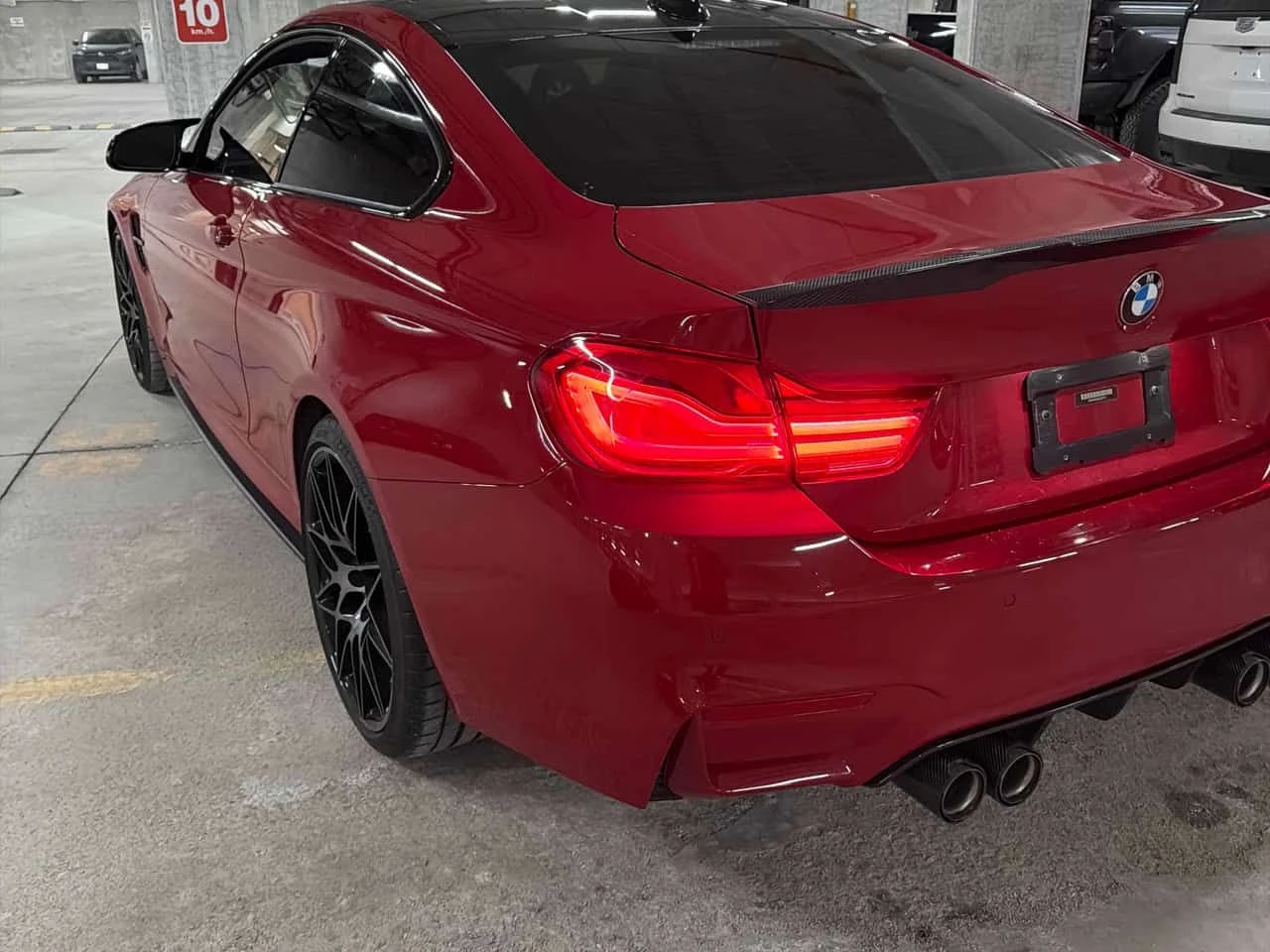 BMW M4  Coupe / HARMAN KARDON / CAMERA / ГУМИ С ДЖАНТИ , снимка 13 - Автомобили и джипове - 54011541