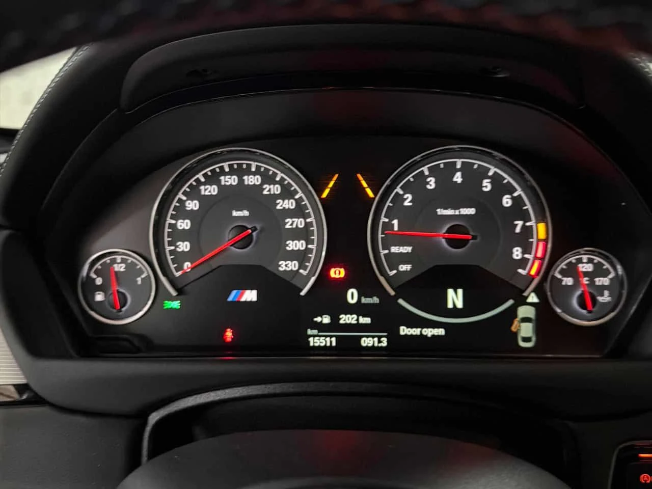BMW M4  Coupe / HARMAN KARDON / CAMERA / ГУМИ С ДЖАНТИ , снимка 8 - Автомобили и джипове - 54011541