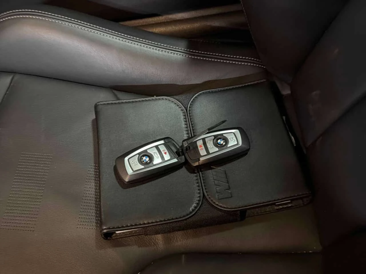 BMW M4  Coupe / HARMAN KARDON / CAMERA / ГУМИ С ДЖАНТИ , снимка 16 - Автомобили и джипове - 54011541