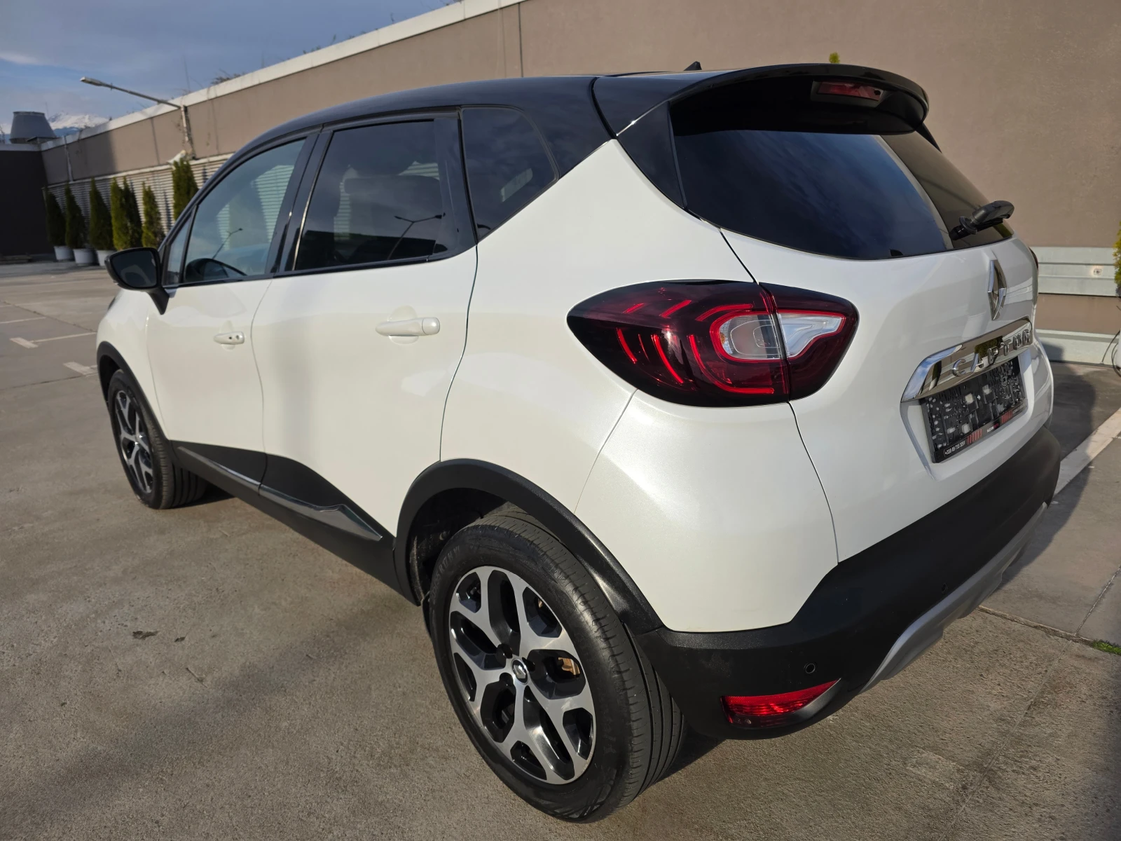 Renault Captur 1, 5 dCi-Eco2-90hp, снимка 7 - Автомобили и джипове - 54283876