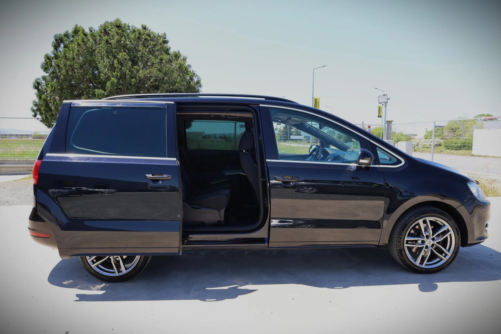 VW Sharan 2.0 TDI, снимка 6 - Автомобили и джипове - 54427696
