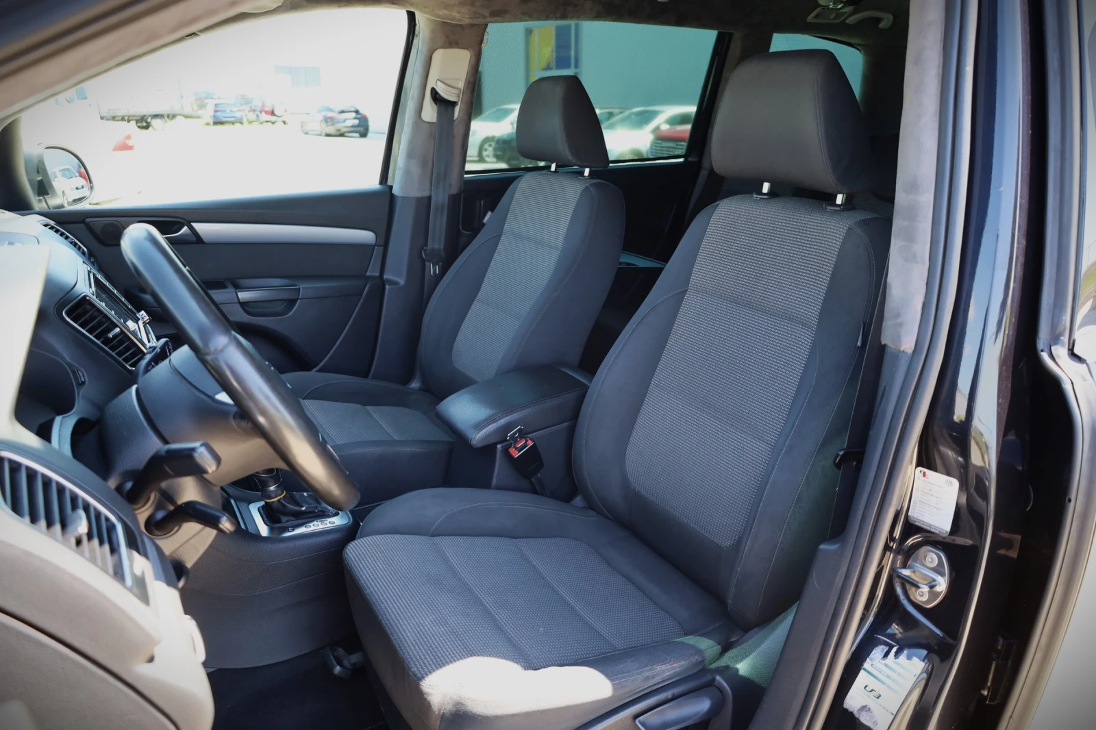 VW Sharan 2.0 TDI, снимка 12 - Автомобили и джипове - 54427696
