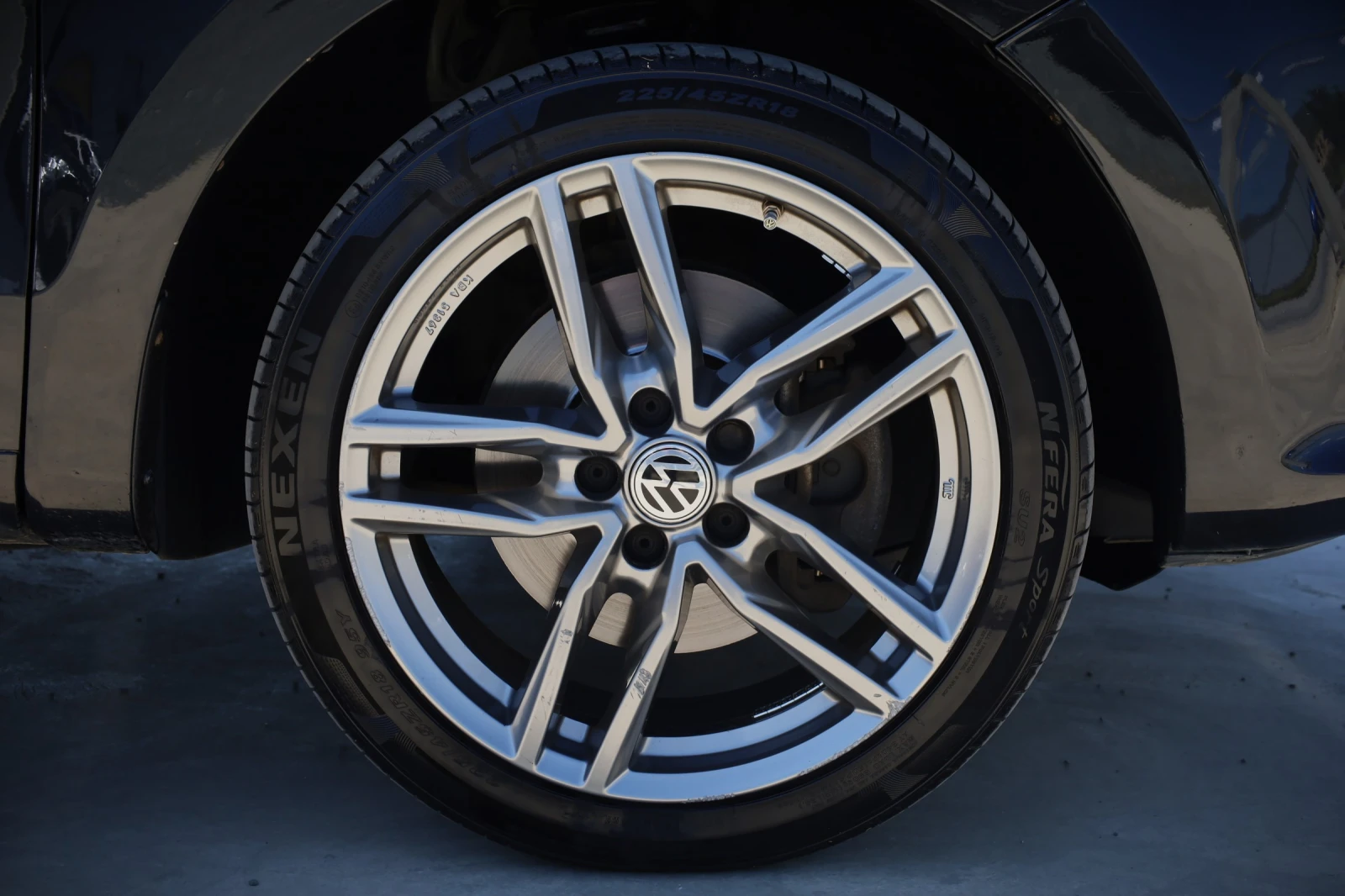 VW Sharan 2.0 TDI, снимка 7 - Автомобили и джипове - 54427696