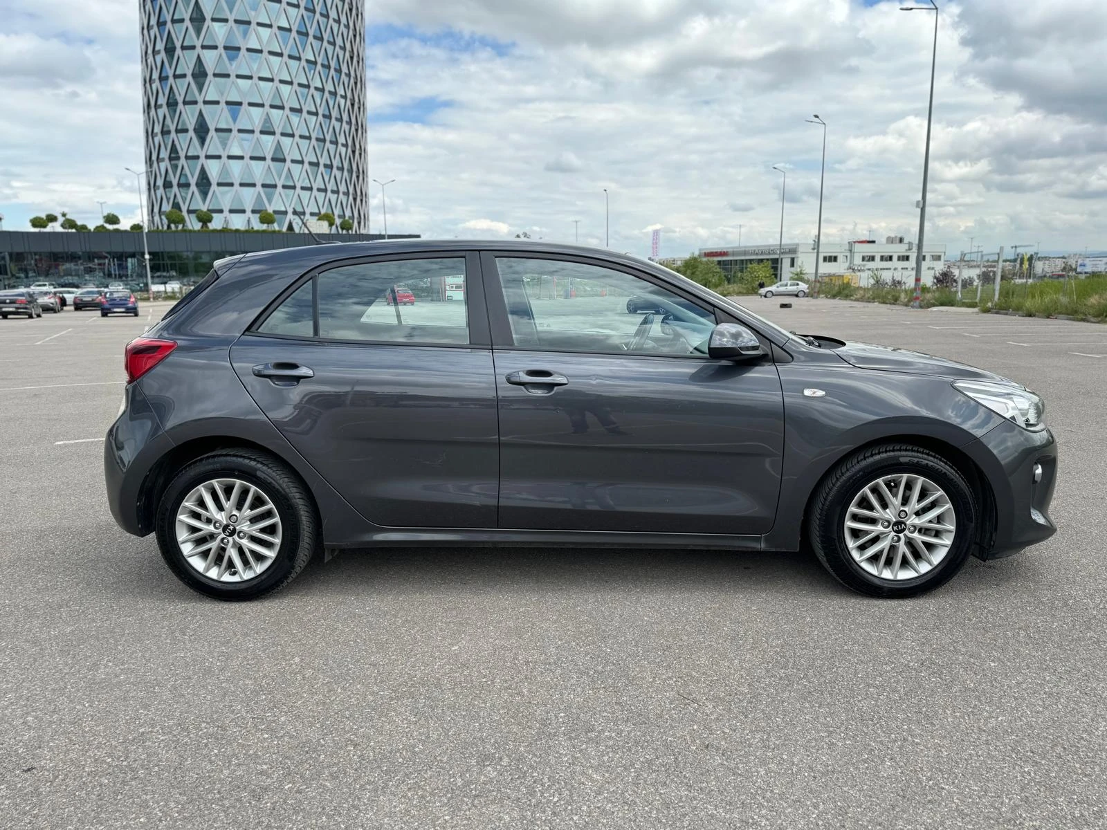 Kia Rio 1.0GDI-2017-NAVI-камера, снимка 4 - Автомобили и джипове - 54717594