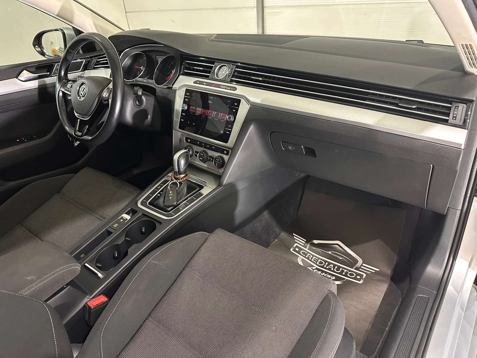 VW Passat AUTO^NAVI, снимка 9 - Автомобили и джипове - 54878288
