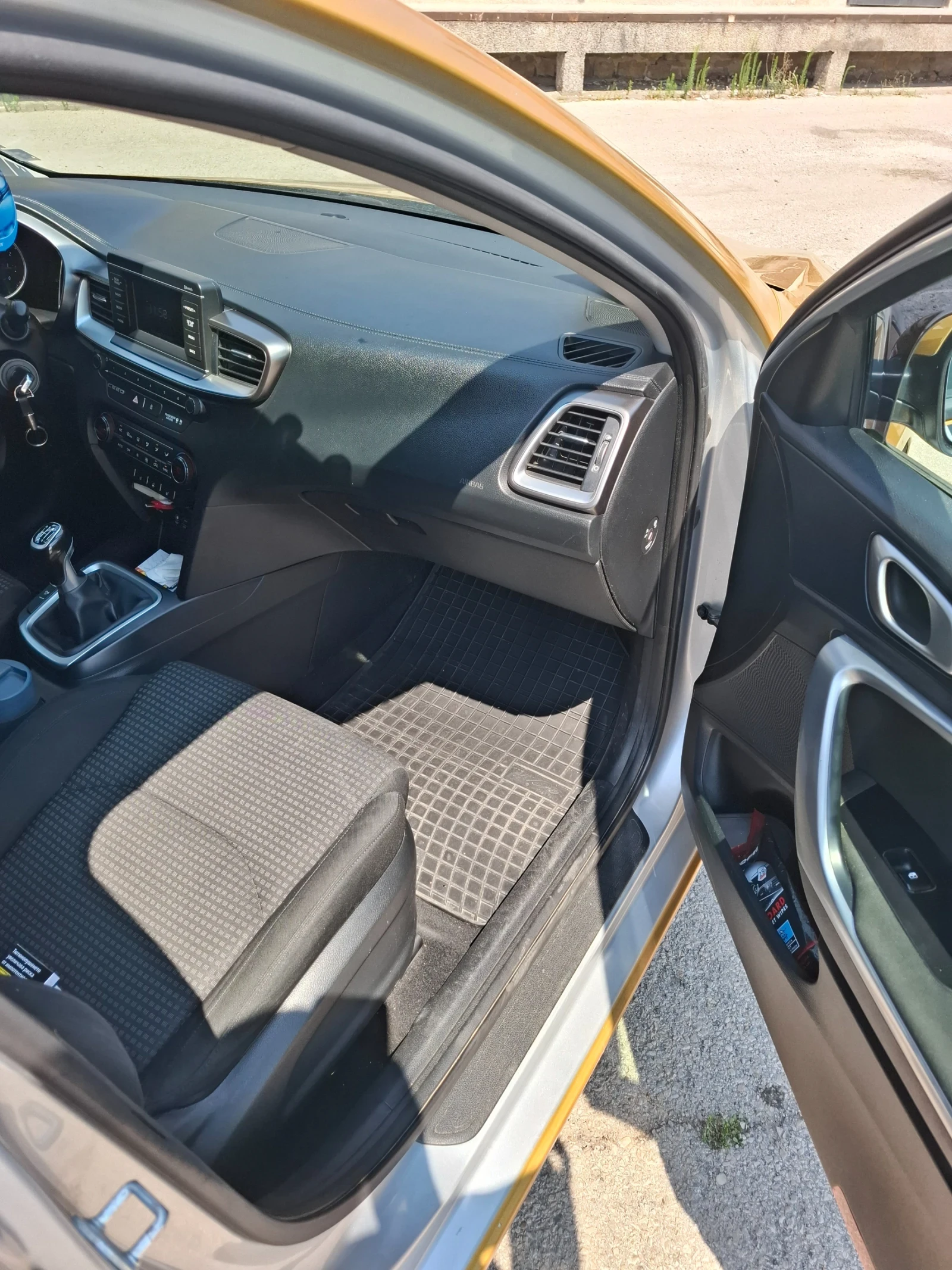 Kia Ceed 1, 4/99к.с, снимка 7 - Автомобили и джипове - 54903355