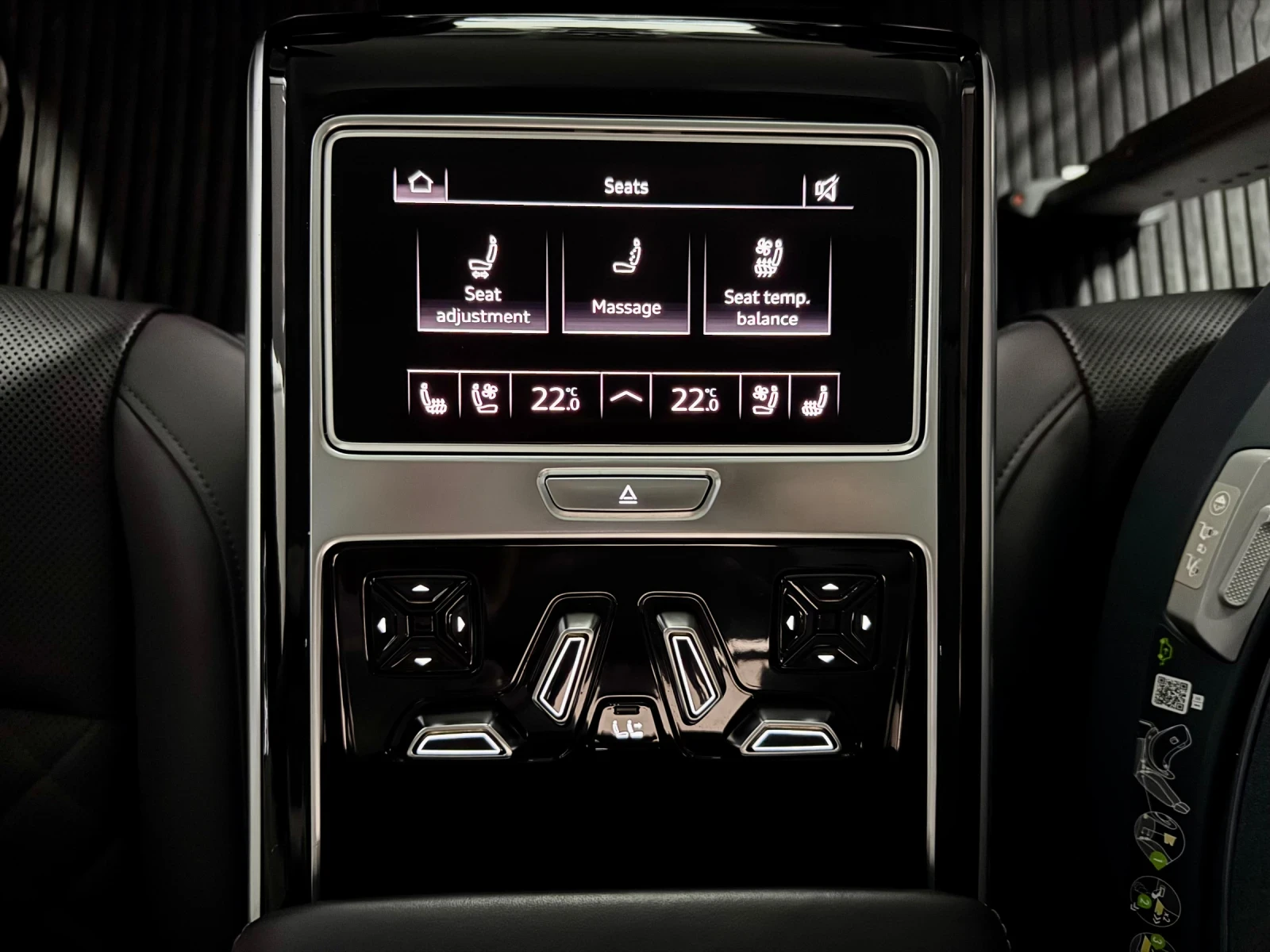 Audi A8  Пълна Сервизна История 135 000 км, снимка 13 - Автомобили и джипове - 55012127