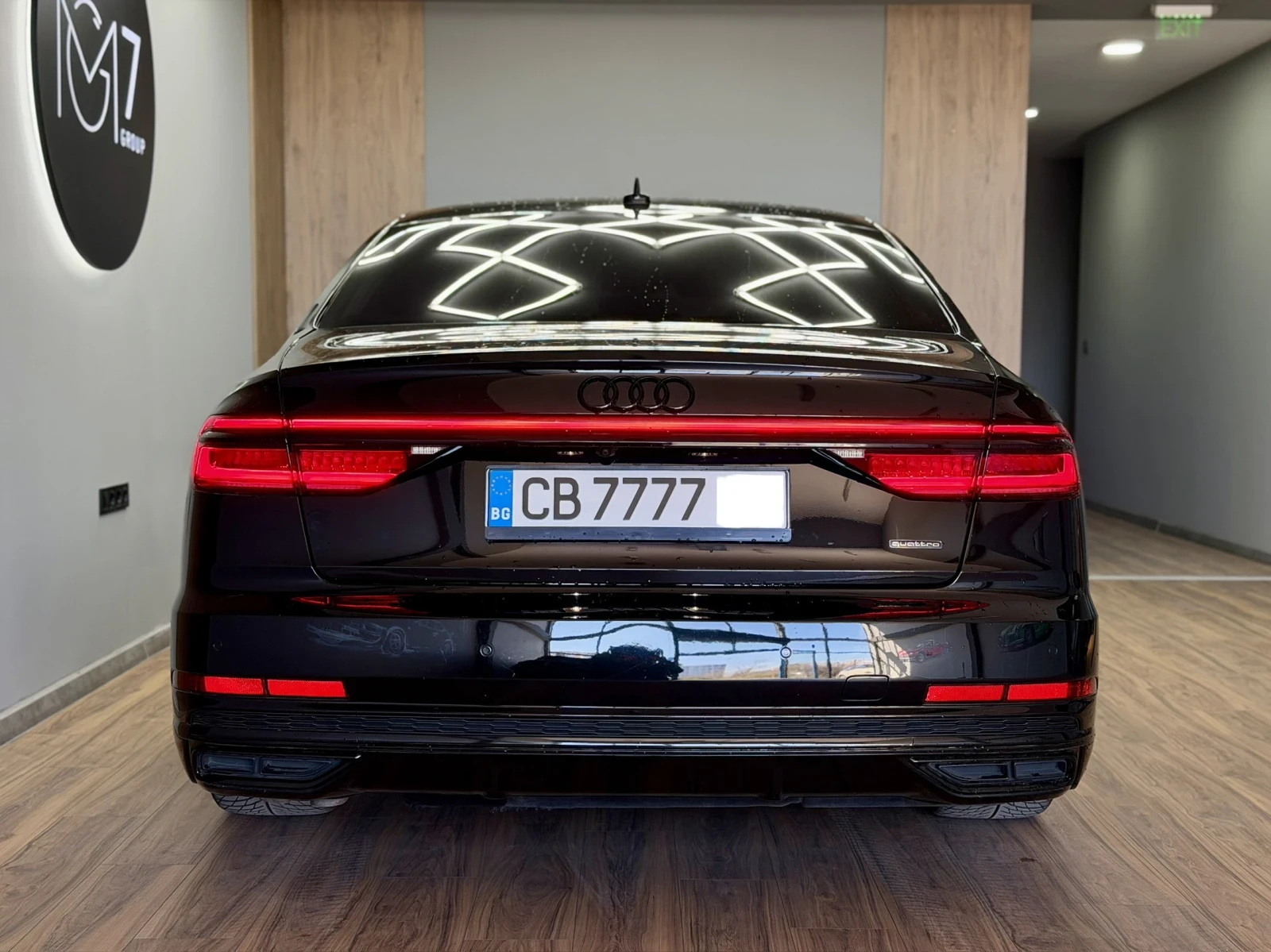 Audi A8  Пълна Сервизна История 135 000 км, снимка 3 - Автомобили и джипове - 55012127