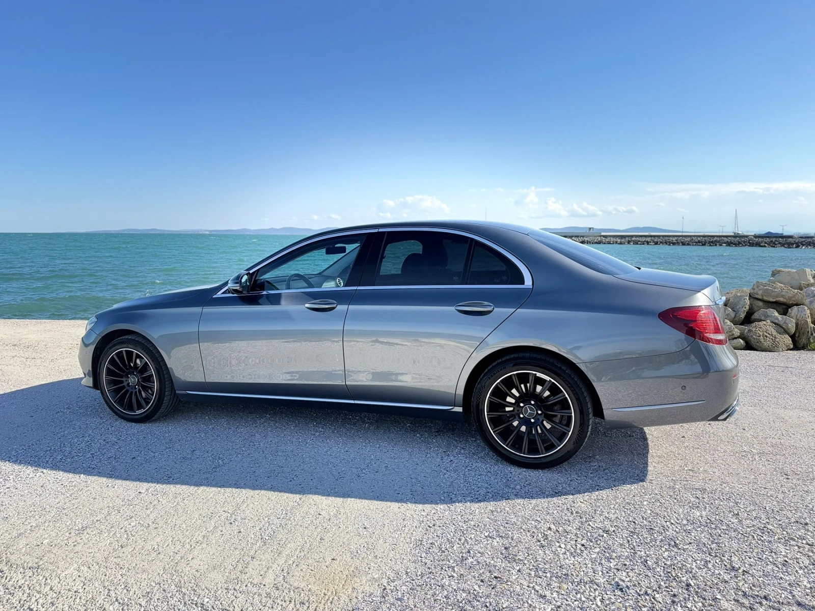 Mercedes-Benz E 220, снимка 5 - Автомобили и джипове - 55395085