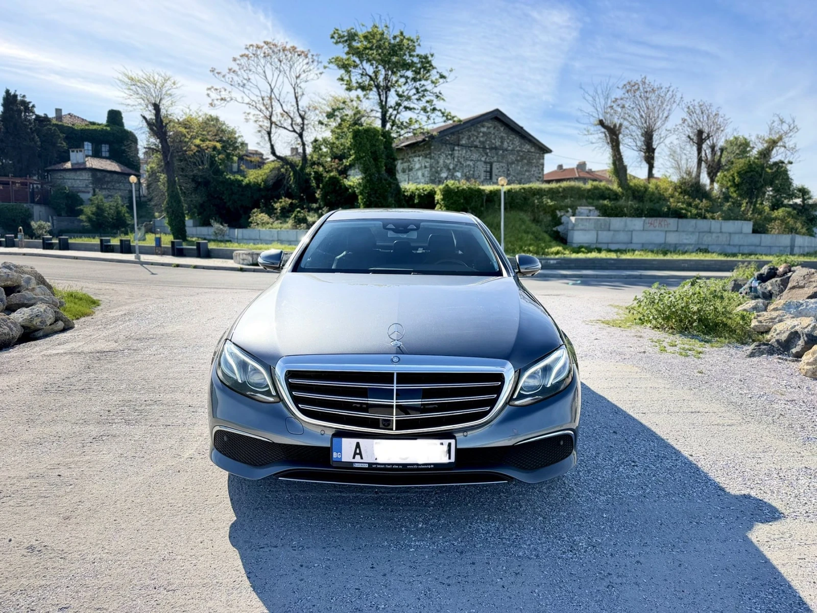 Mercedes-Benz E 220, снимка 2 - Автомобили и джипове - 55395085