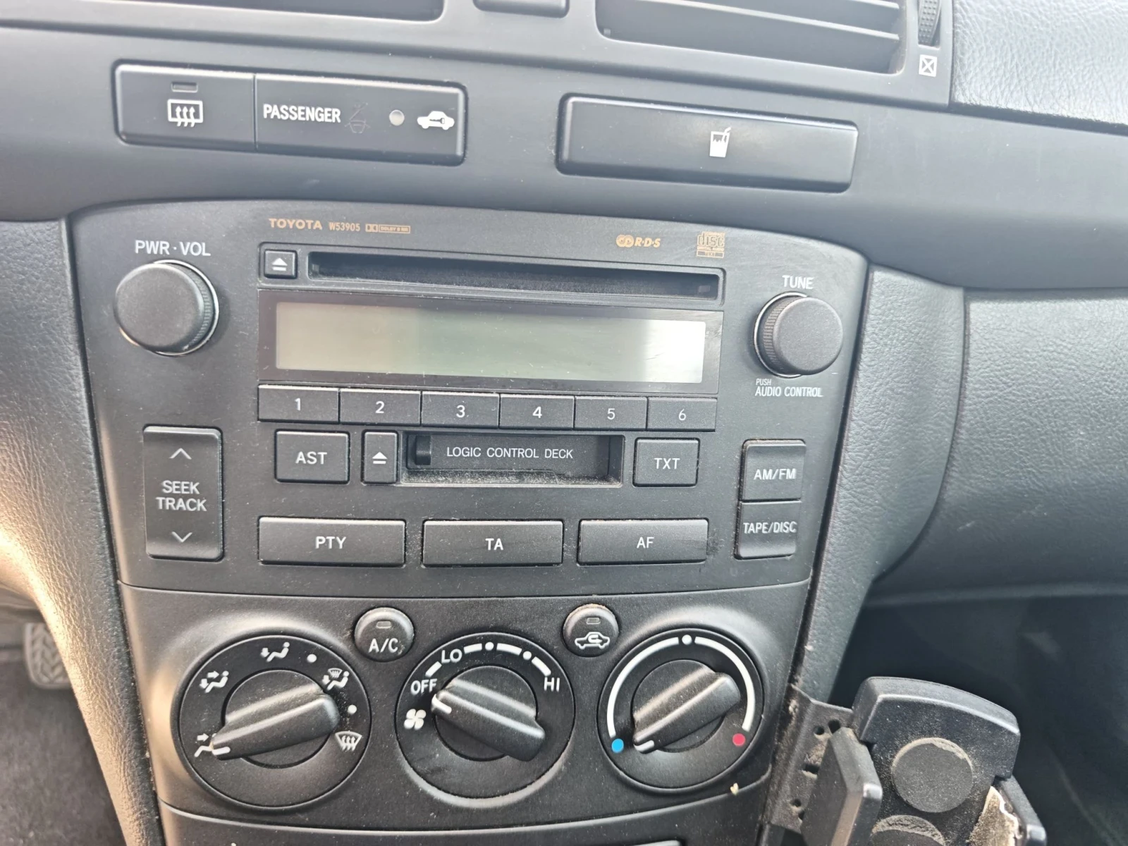 Toyota Avensis 2.0D 116, снимка 11 - Автомобили и джипове - 55562776