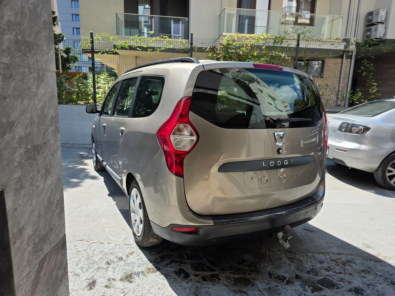 Dacia Lodgy 1.2, снимка 3 - Автомобили и джипове - 55950972