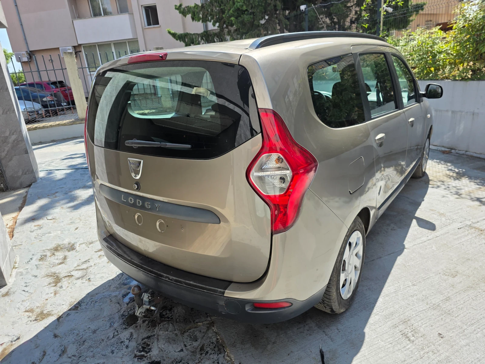 Dacia Lodgy 1.2, снимка 4 - Автомобили и джипове - 55950972