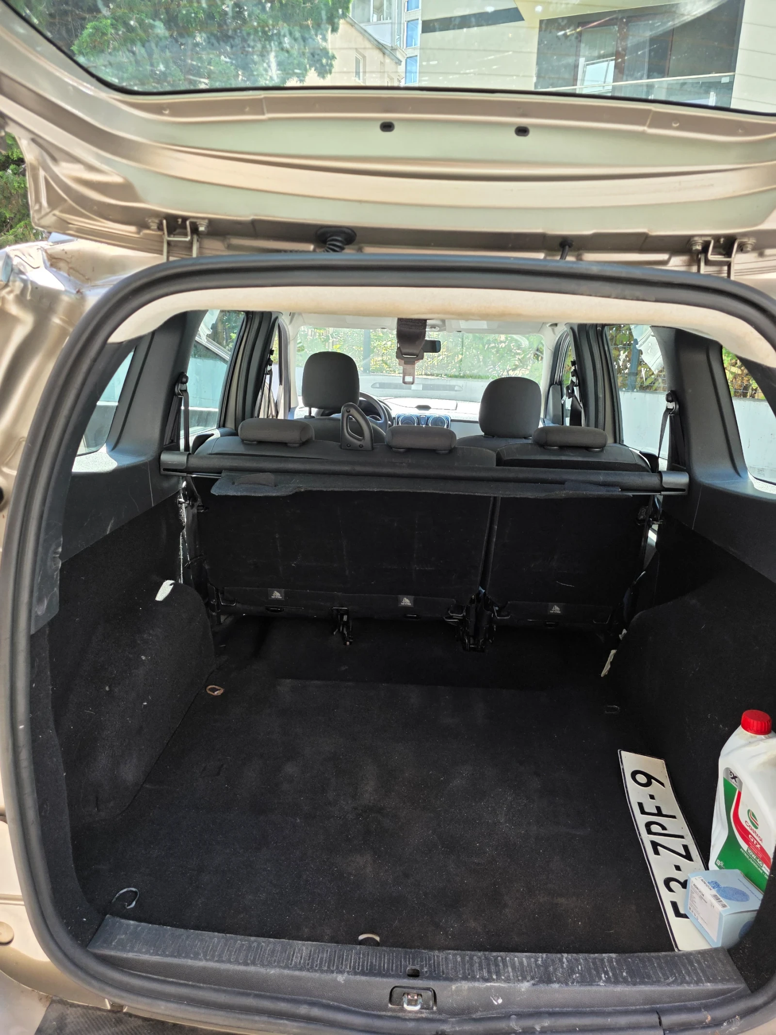 Dacia Lodgy 1.2, снимка 9 - Автомобили и джипове - 55950972