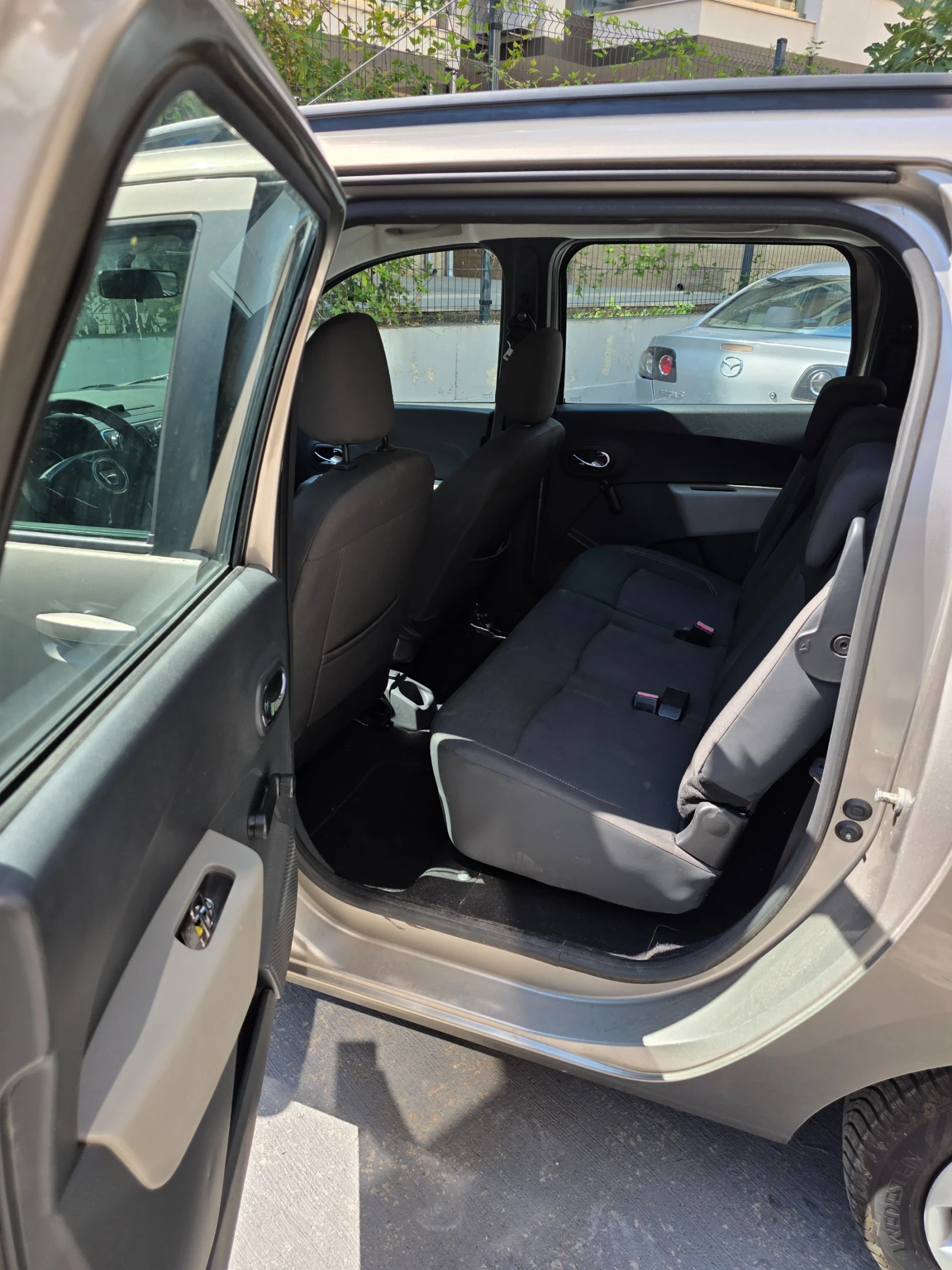 Dacia Lodgy 1.2, снимка 5 - Автомобили и джипове - 55950972