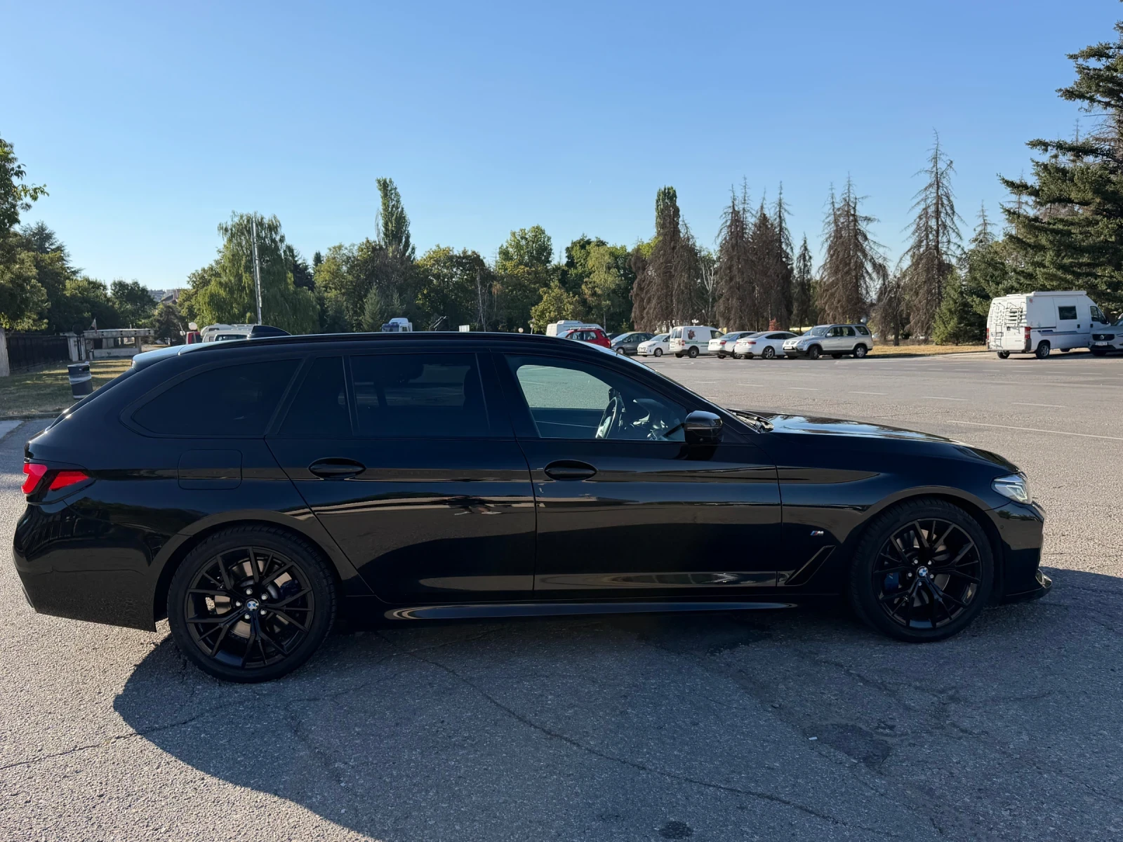 BMW 530 Mild Hybrid M-Package Touring, снимка 4 - Автомобили и джипове - 55992160