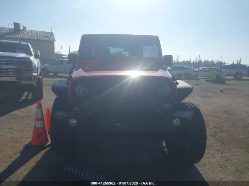 Jeep Wrangler, снимка 2 - Автомобили и джипове - 48784319