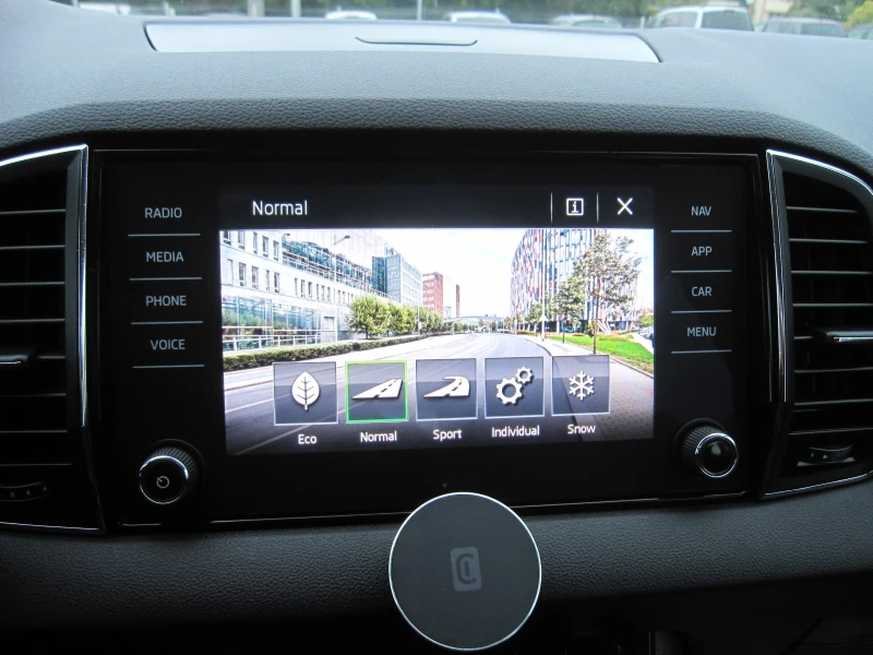 Skoda Karoq 2, 0-TDI 4x4-Ръчка, Navi, Подгрев, , снимка 9 - Автомобили и джипове - 52090902