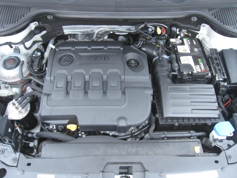 Skoda Karoq 2, 0-TDI 4x4-Ръчка, Navi, Подгрев, , снимка 15 - Автомобили и джипове - 52090902