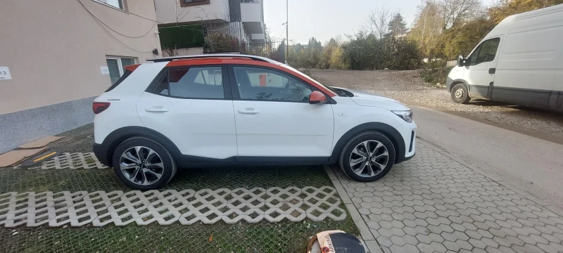 Kia Stonic 1.6crdi* Еu6В* Camera* distronic* lineassist* тегл, снимка 4 - Автомобили и джипове - 52435891