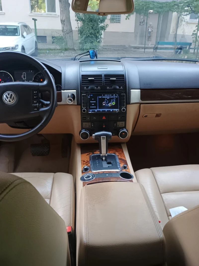 VW Touareg, снимка 7 - Автомобили и джипове - 52531194