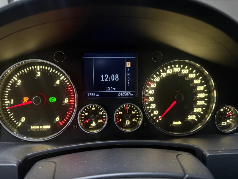 VW Touareg 2.5 TDI  4Х4, снимка 14 - Автомобили и джипове - 52831241