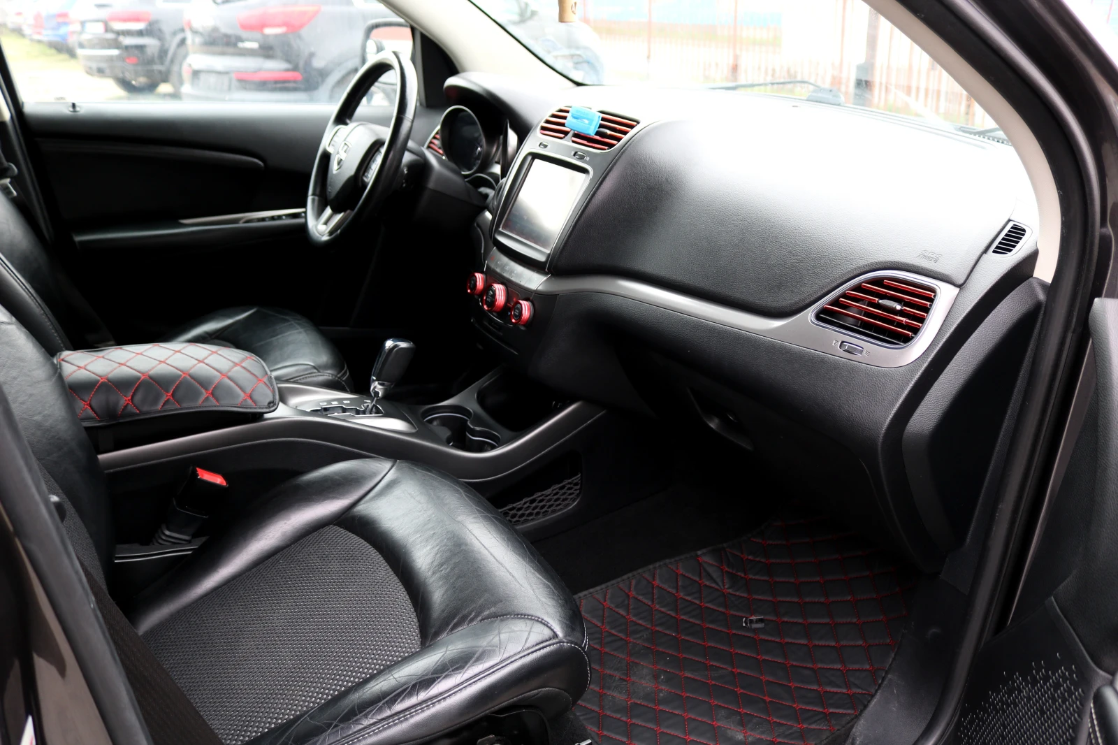 Dodge Journey Crossroad 3.6 V6 4x4 - изображение 8