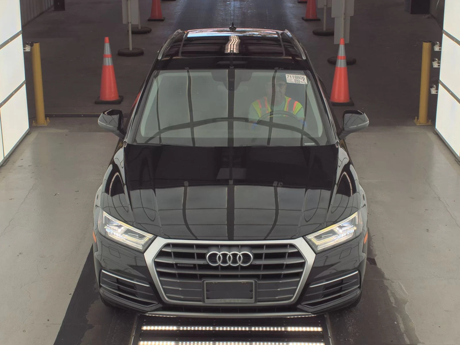 Audi Q5 Premium Plus* Matrix* Диг.табло* М.Точка* Пано*  - изображение 2