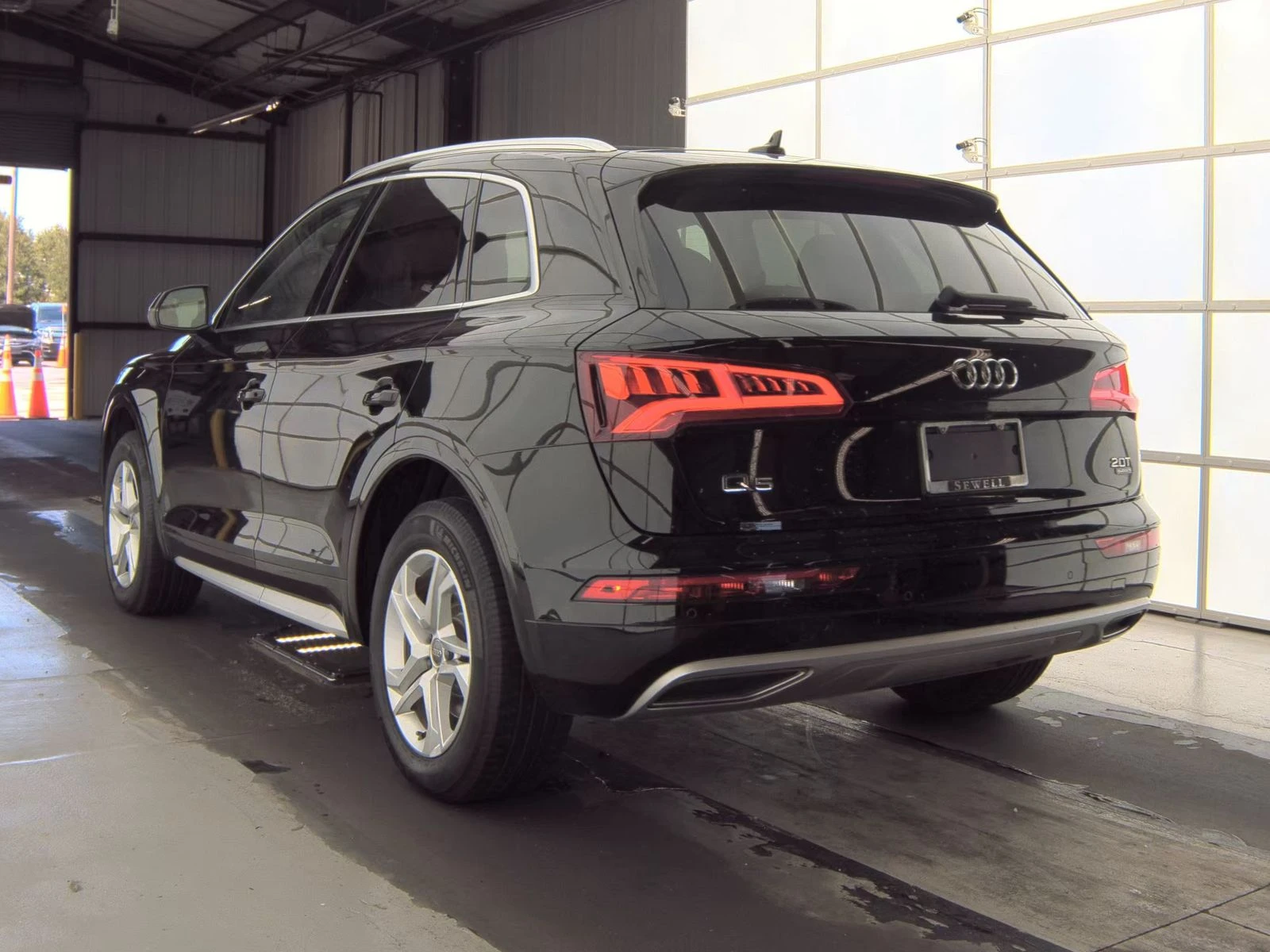 Audi Q5 Premium Plus* Matrix* Диг.табло* М.Точка* Пано*  - изображение 6