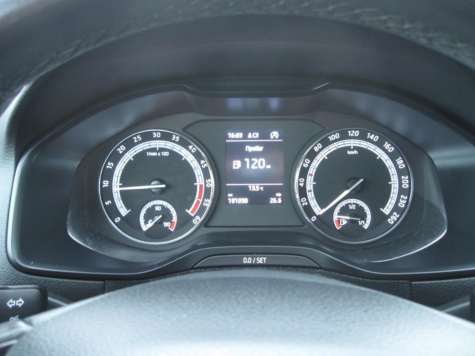 Skoda Karoq 2, 0-TDI 4x4-Ръчка, Navi, Подгрев,  - изображение 10