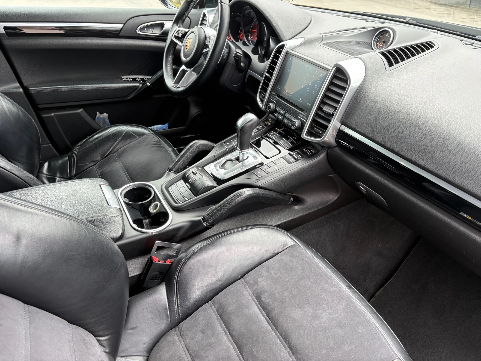 Porsche Cayenne 3000 D, снимка 13 - Автомобили и джипове - 53953355