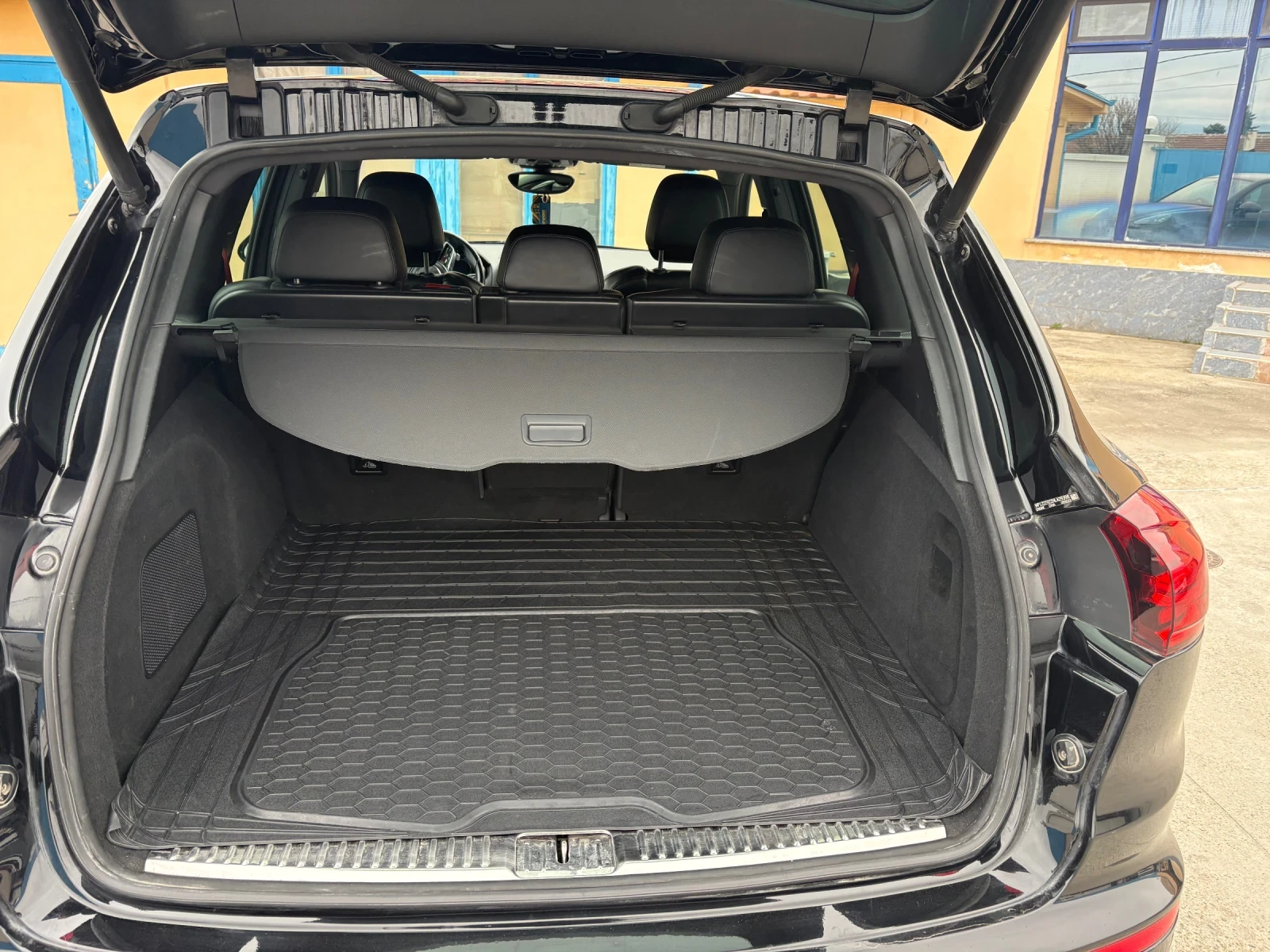 Porsche Cayenne 3000 D, снимка 11 - Автомобили и джипове - 53953355