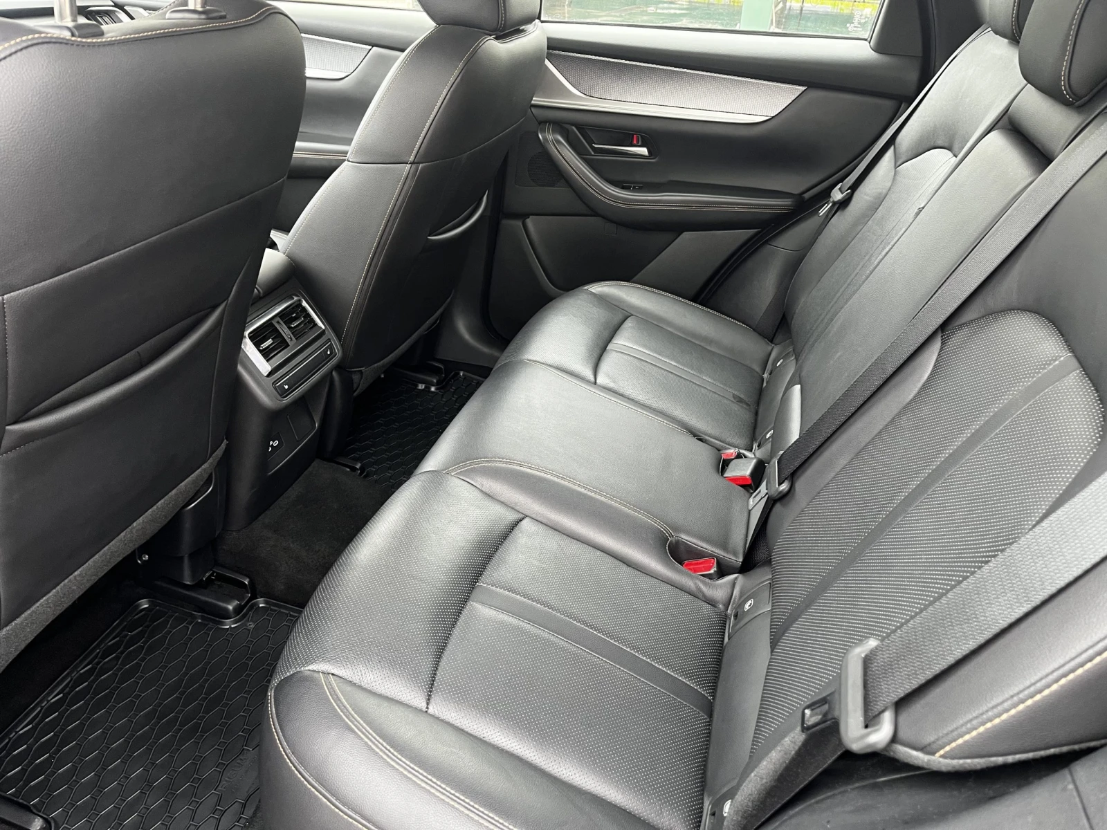 Mazda CX-60 2.5 e-Skyactiv Plug-in Hybrid HOMURA AWD, снимка 12 - Автомобили и джипове - 54755287