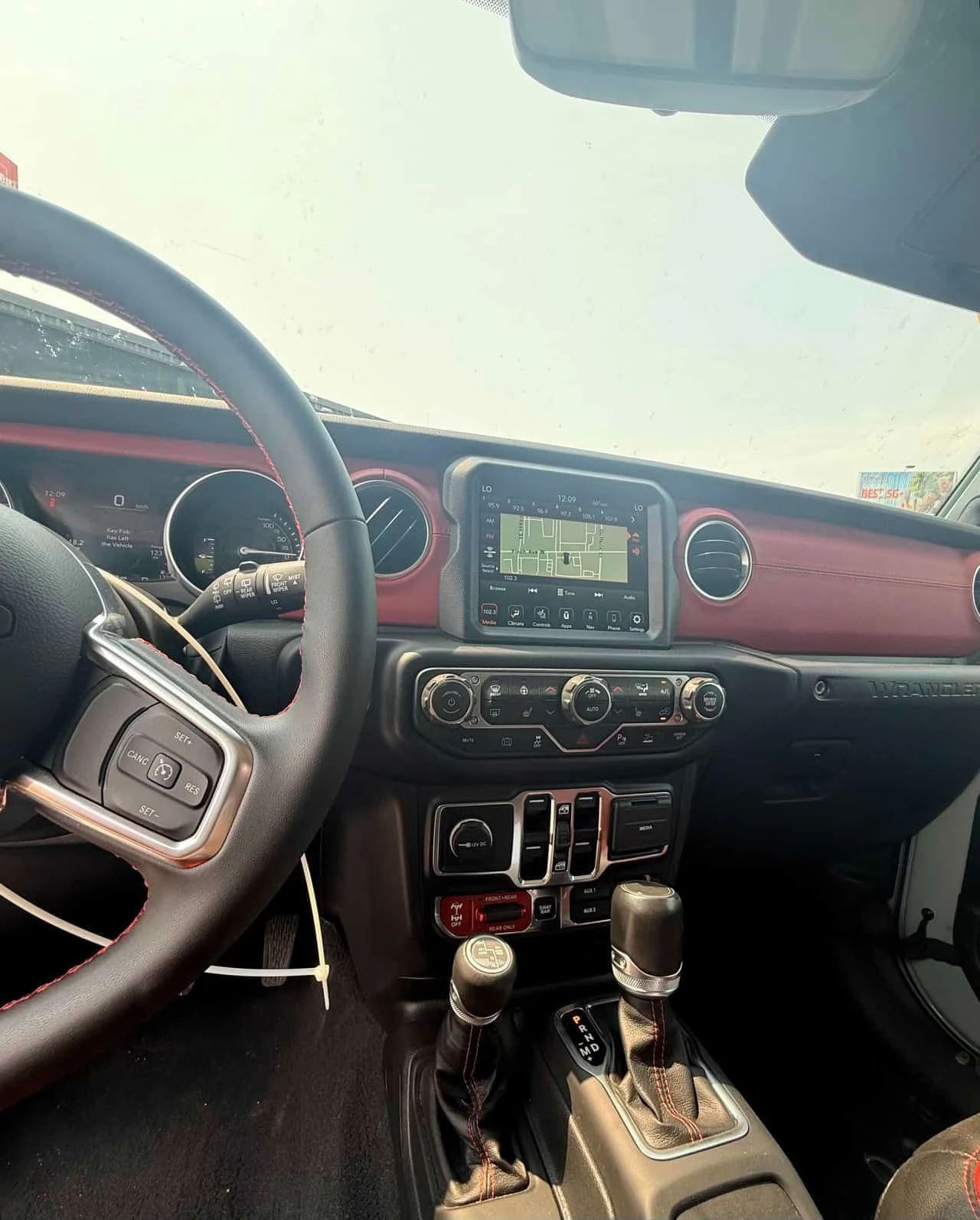 Jeep Wrangler * Rubicon 20th Anniversary * CARFAX * ЦЕНА ДО БГ, снимка 9 - Автомобили и джипове - 55476828