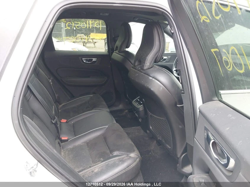 Volvo XC60 2.0l R-Design, снимка 8 - Автомобили и джипове - 56630997