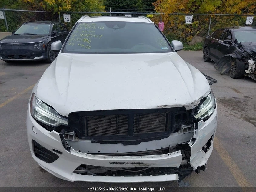 Volvo XC60 2.0l R-Design, снимка 13 - Автомобили и джипове - 56630997
