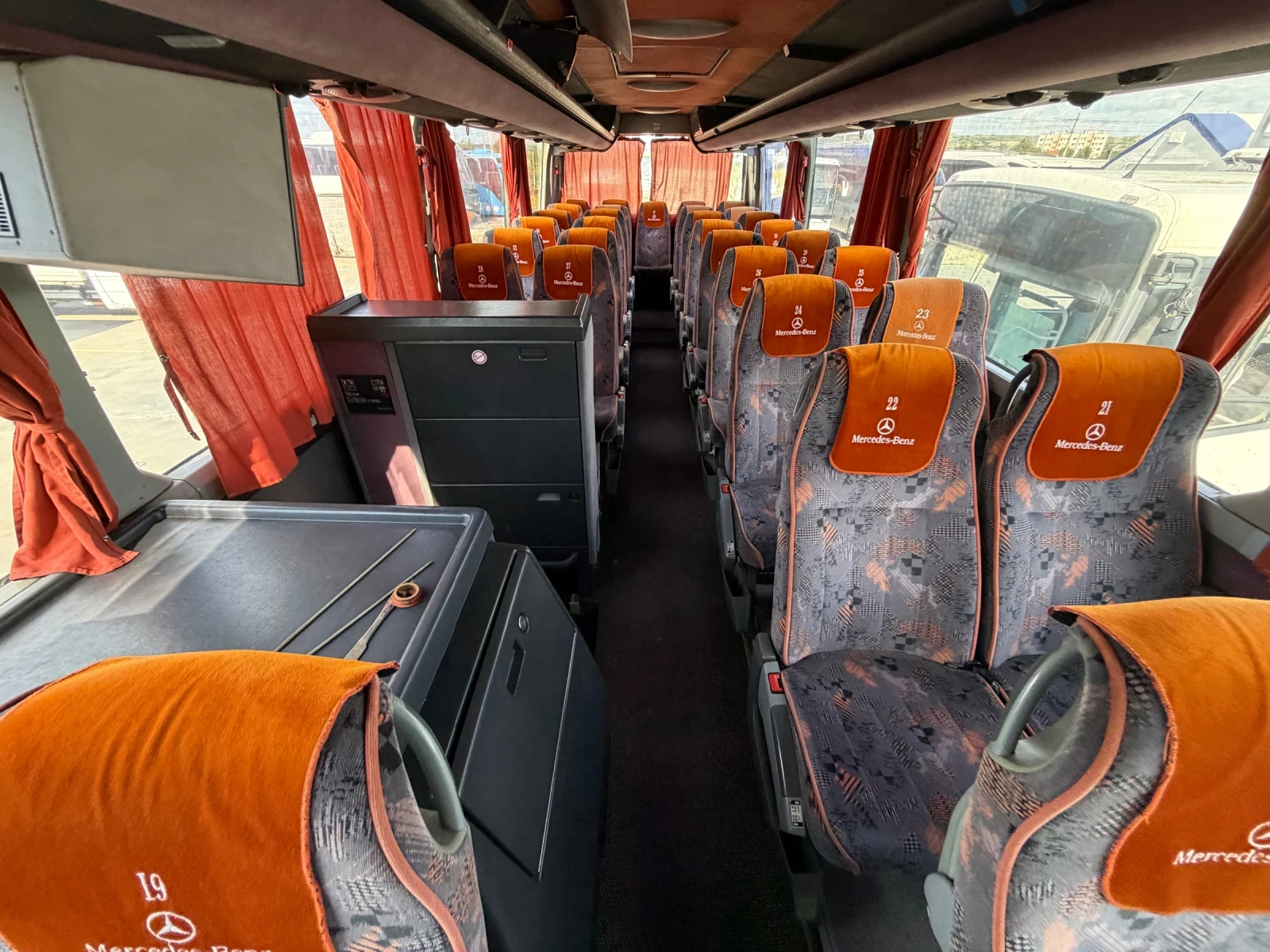 Mercedes-Benz Tourismo O 350 RHD V8 клима ръчка, снимка 12 - Бусове и автобуси - 54784221