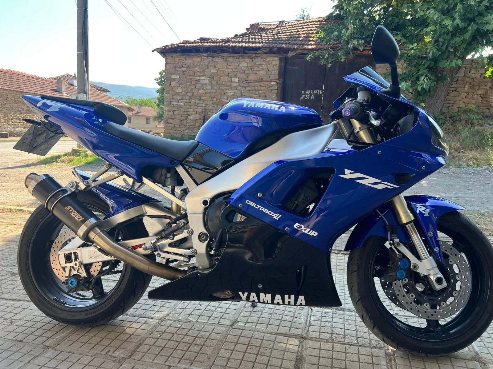 Yamaha YZF-R1