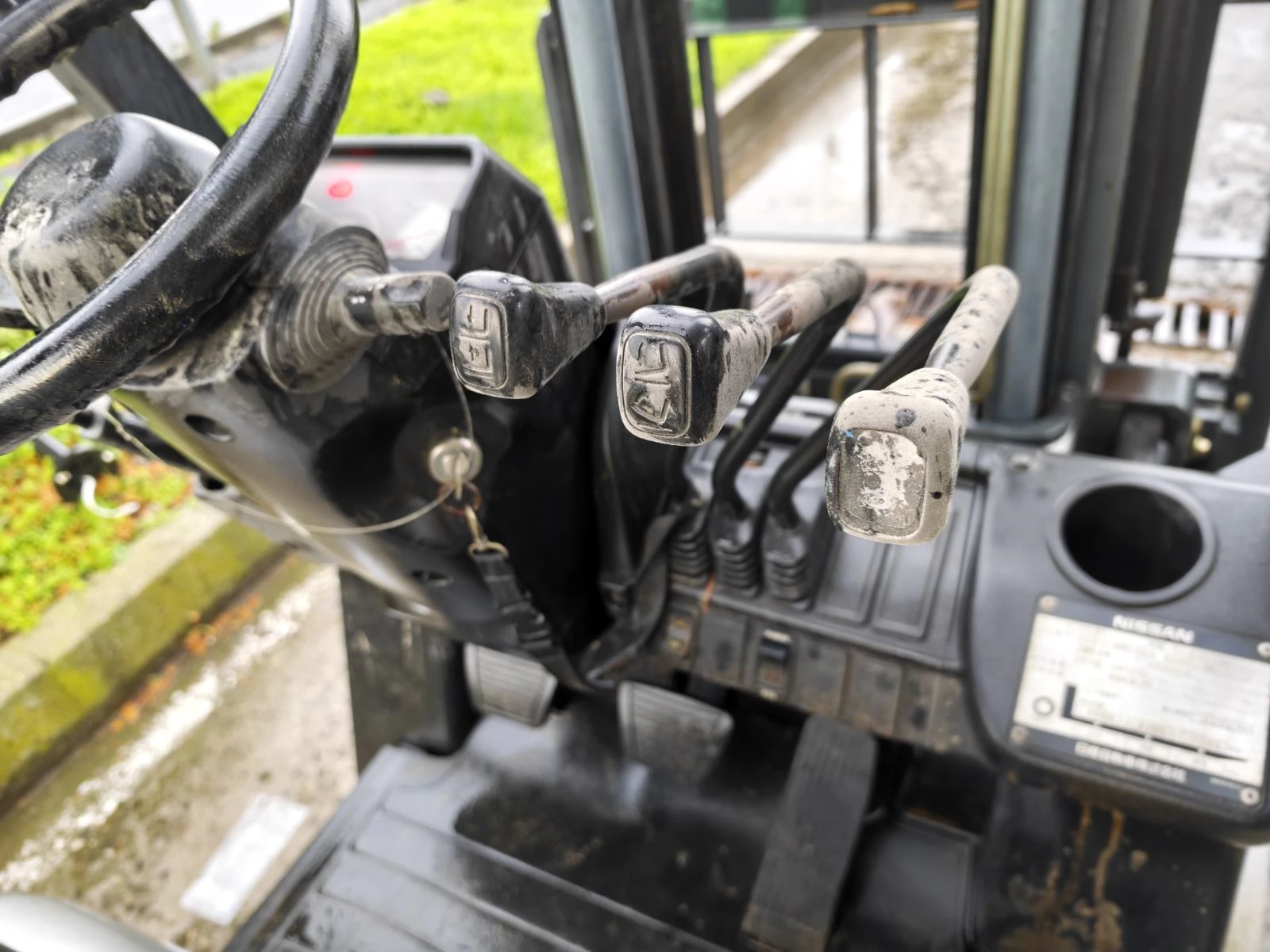  Nissan    1.5  , 4  | Mobile.bg   7