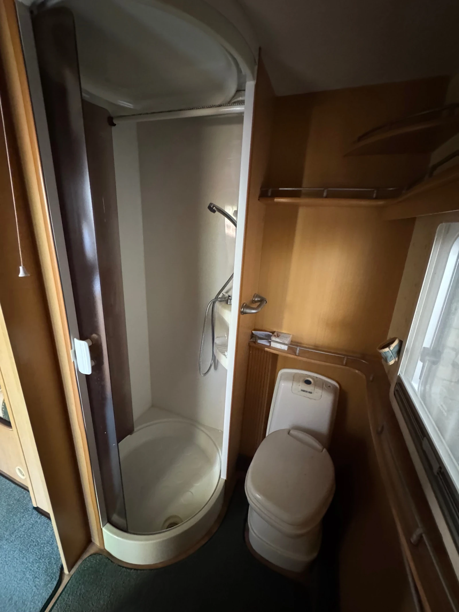 Каравана Други Abbey 470 GTS, снимка 11 - Каравани и кемпери - 54313631