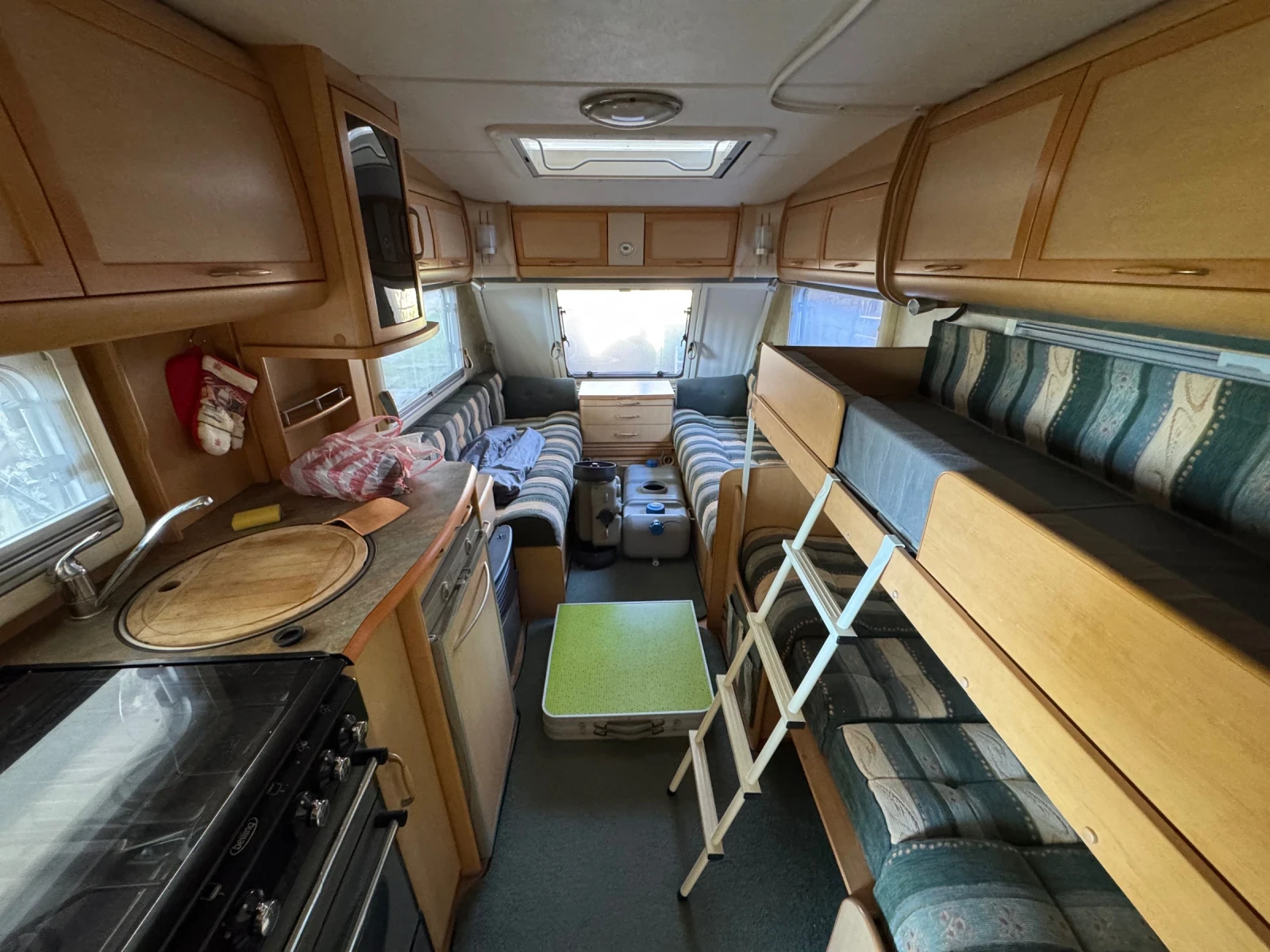 Каравана Други Abbey 470 GTS, снимка 9 - Каравани и кемпери - 54313631