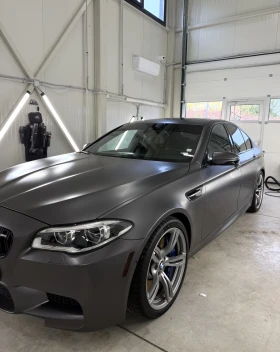 BMW M5 LCI * INDIVIDUAL * B&W * ОБДУХВАНЕ * HUD *  | Auto.bg — изображение 6